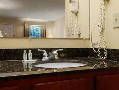 Hotel Baymont By Wyndham 2*